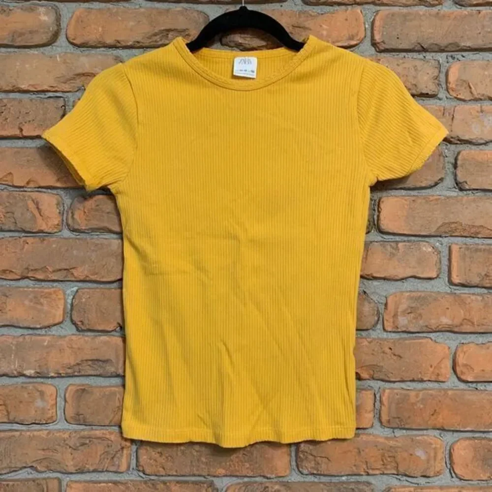 Zara Top Girl's Size 11-12 Yellow Ribbed T-Shirt Short Sleeve Basic Cotton Tee